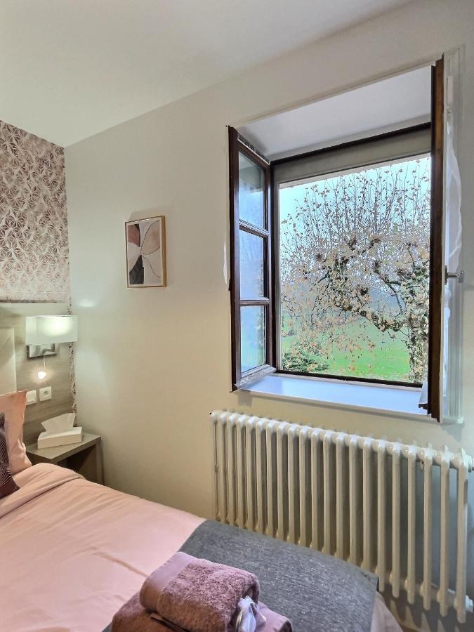 Hotel Les Platanes Gorrevod Esterno foto